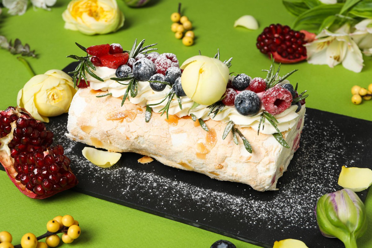 Рулет из лаваша с картошкой и селёдкой: гости будут в восторге!