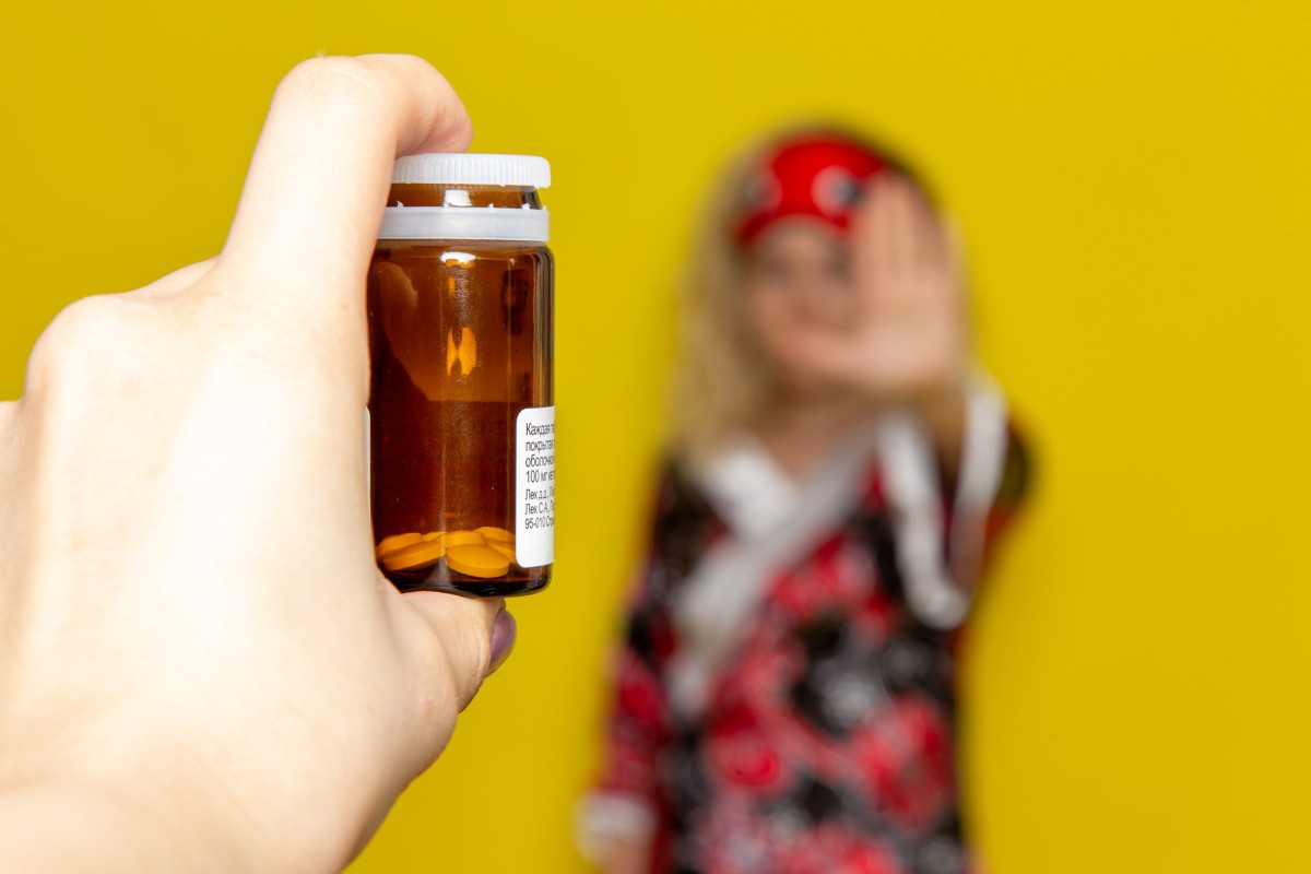 Как легко вытащить пробку из пузырька с лекарством