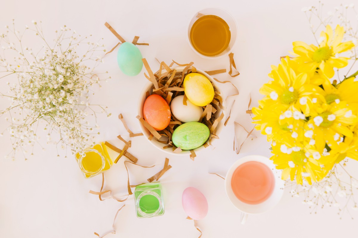 Чай каркаде для яркой окраски пасхальных яиц: копеечный секрет