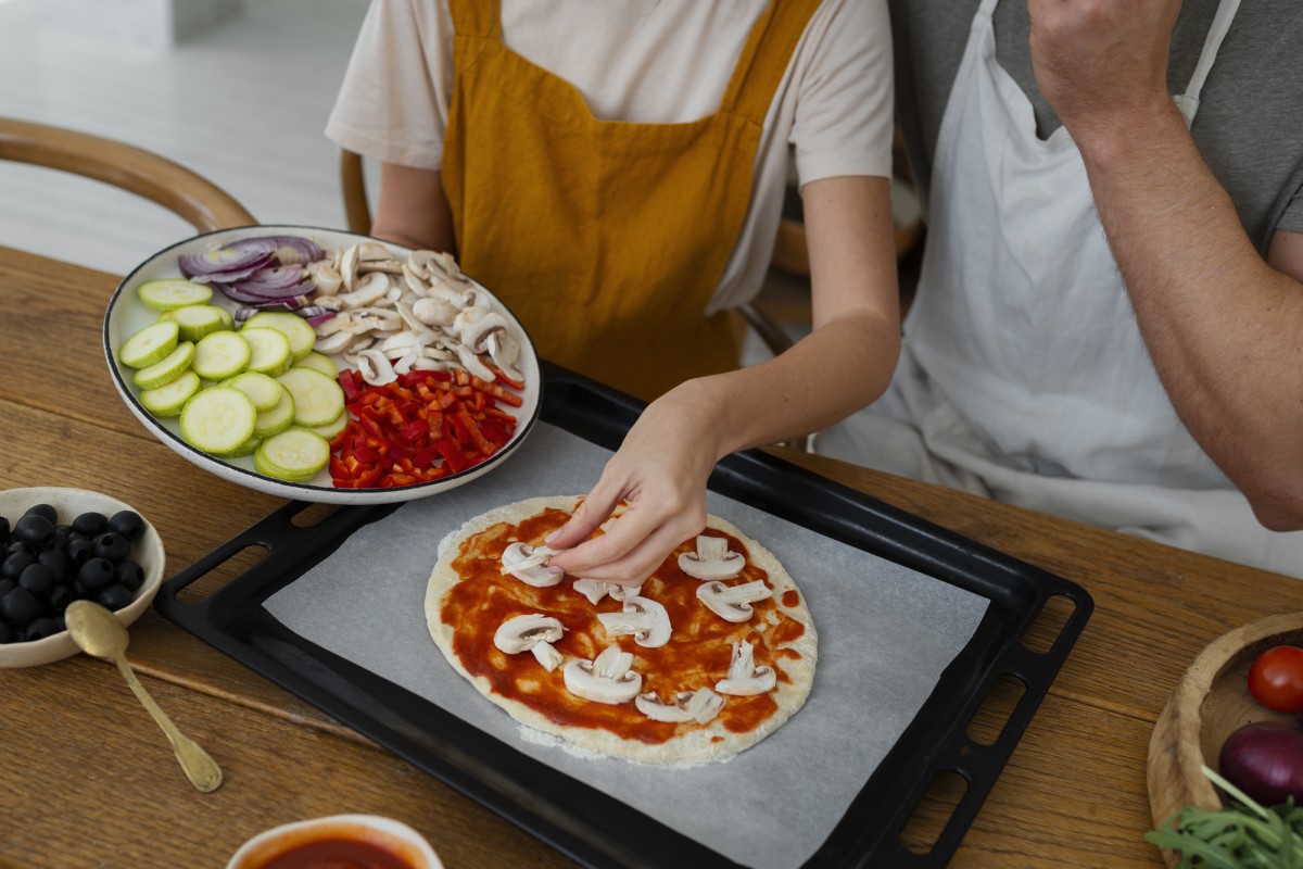 Пицца на сковороде за 20 минут: идеальный ужин для всей семьи!