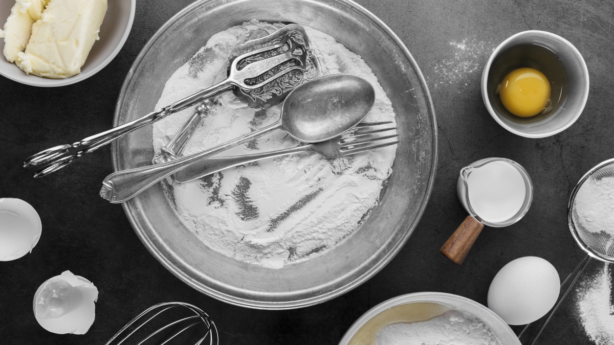 Как вернуть блеск столовым приборам: гениальный способ с фольгой