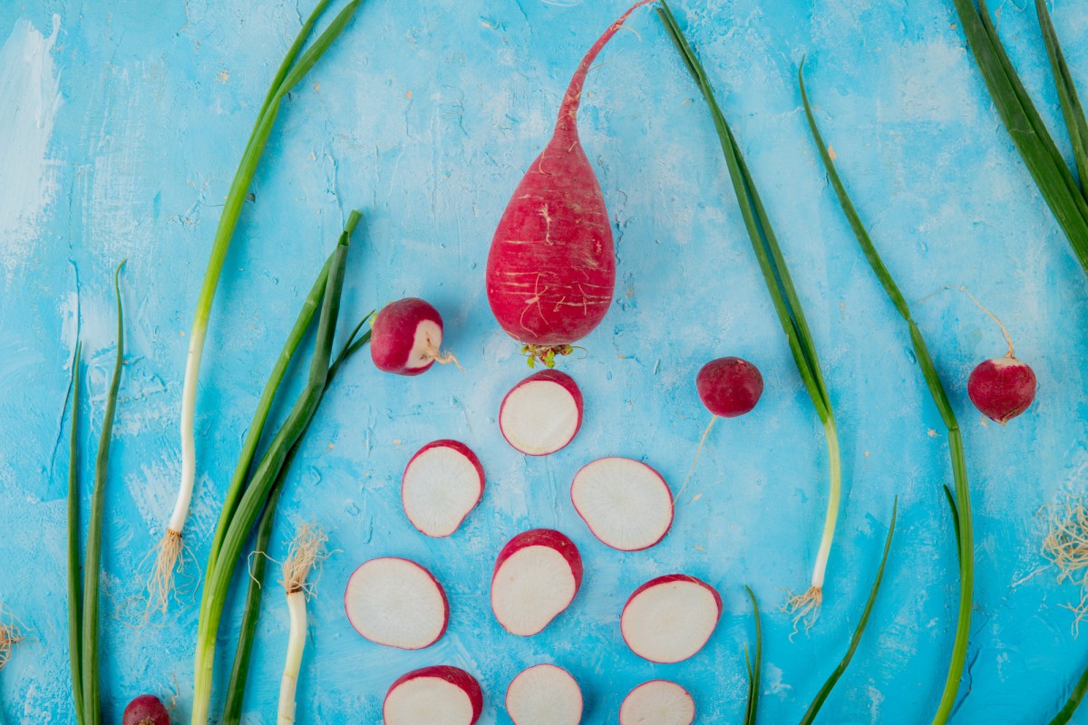 Окрошка с крабовыми палочками: новый взгляд на классическое блюдо