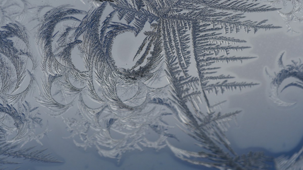 Как убрать царапины с окон: 2 простых способа